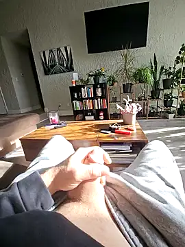 Snapshot of Cemg chatting on 11/14/25, 06:39 Cemg online show from 11/14/25, 06:39