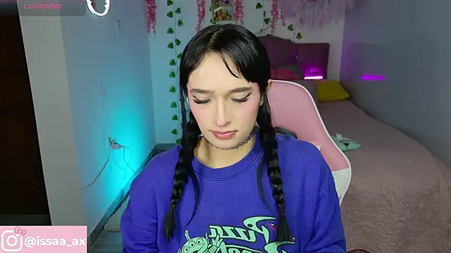 issagarcia online show from 10/07/25, 01:03