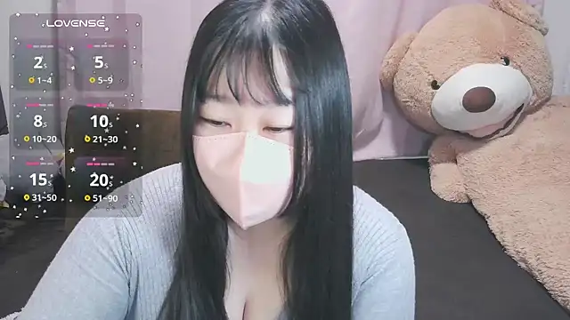 Snapshot of yuinyan3150 chatting on 12/04/25, 10:40 yuinyan3150 online show from 12/04/25, 10:40