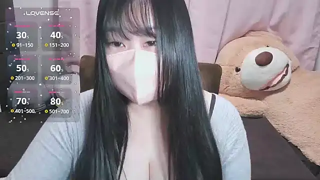 Snapshot of yuinyan3150 chatting on 01/18/26, 09:18 yuinyan3150 online show from 01/18/26, 09:18