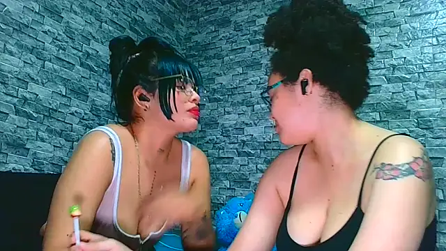 Snapshot of vanellope12 chatting on 05/25/26, 05:13 vanellope12 online show from 05/25/26, 05:13