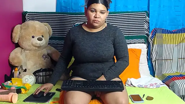 karolhot916 online show from 02/13/25, 11:15