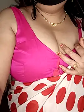 Snapshot of Love-priya chatting on 02/09/25, 05:43 Love-priya online show from 02/09/25, 05:43