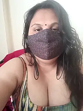 Snapshot of Love-priya chatting on 09/09/25, 08:25 Love-priya online show from 09/09/25, 08:25