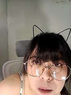 Snapshot of Chall_mee chatting on 02/25/26, 08:40 Chall mee online show from 02/25/26, 08:40