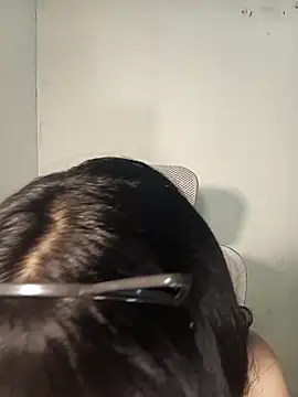 Snapshot of Chall_mee chatting on 03/04/26, 04:24 Chall mee online show from 03/04/26, 04:24