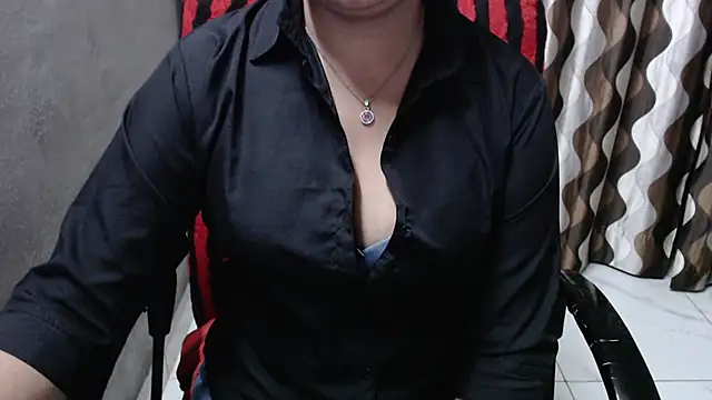 Snapshot of Kaur_Jannat chatting on 12/07/24, 05:31 Kaur Jannat online show from 12/07/24, 05:31