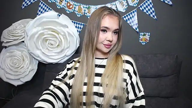 Snapshot of StacyYellig chatting on 10/05/25, 07:34 StacyYellig online show from 10/05/25, 07:34