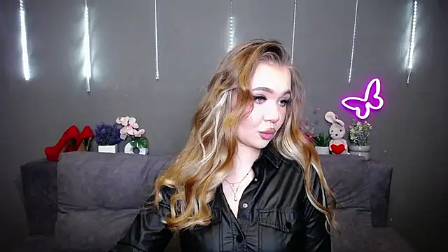 Snapshot of StacyYellig chatting on 04/15/26, 08:20 StacyYellig online show from 04/15/26, 08:20