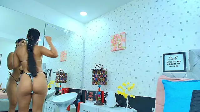 JulietaReyess online show from 02/21/25, 02:48