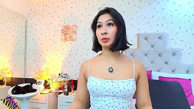 JulietaReyess online show from 04/21/26, 11:49