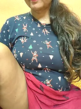Snapshot of CUTE_SOPHIA- chatting on 04/30/26, 01:56 CUTE SOPHIA- online show from 04/30/26, 01:56