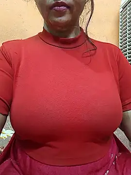 Snapshot of CUTE_SOPHIA- chatting on 05/22/26, 03:02 CUTE SOPHIA- online show from 05/22/26, 03:02