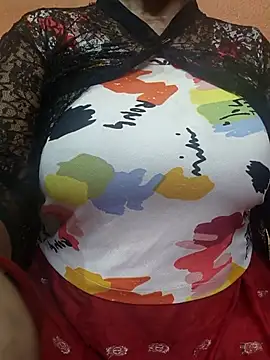 Snapshot of CUTE_SOPHIA- chatting on 05/27/26, 02:19 CUTE SOPHIA- online show from 05/27/26, 02:19