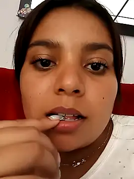 stefanie010 online show from 01/21/25, 06:12