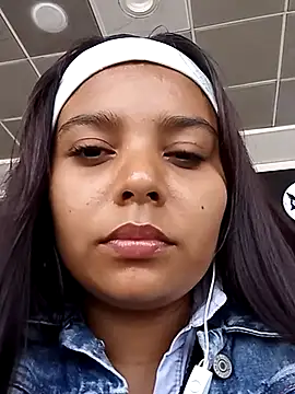 stefanie010 online show from 02/19/25, 04:00