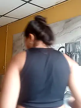 stefanie010 online show from 02/17/26, 06:58