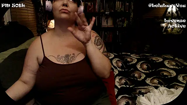 Snapshot of LeluLuvsYou chatting on 12/08/24, 02:07 LeluLuvsYou online show from 12/08/24, 02:07