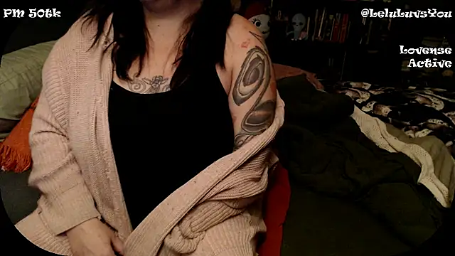 Snapshot of LeluLuvsYou chatting on 12/13/24, 08:51 LeluLuvsYou online show from 12/13/24, 08:51