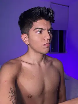 santiago 01 online show from 02/05/25, 02:51