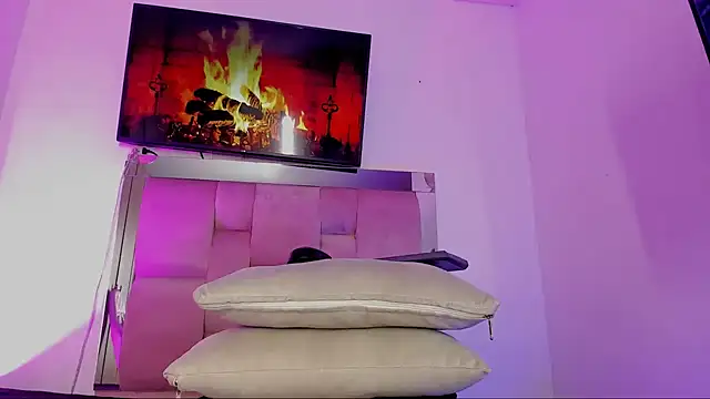 emily lady20 online show from 02/18/25, 10:49