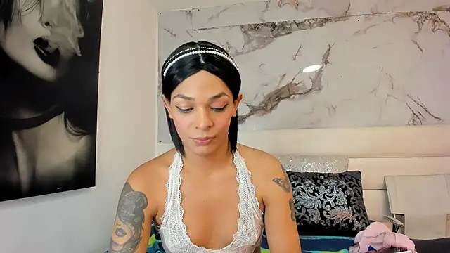Snapshot of emily_lady20 chatting on 07/06/26, 03:47 emily lady20 online show from 07/06/26, 03:47