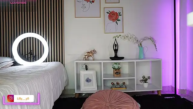 LillyDolls23 online show from 02/08/26, 01:03