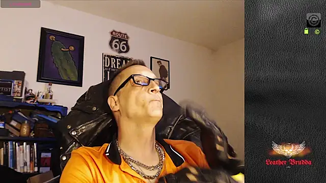 Snapshot of LeatherBrudda69 chatting on 08/08/26, 06:04 LeatherBrudda69 online show from 08/08/26, 06:04