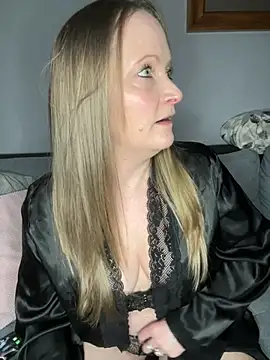 HoneyBluex online show from 02/13/25, 04:07