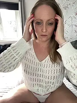 HoneyBluex online show from 02/24/25, 01:42