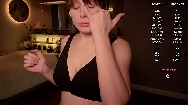 moon deity  online show from 10/13/25, 02:39