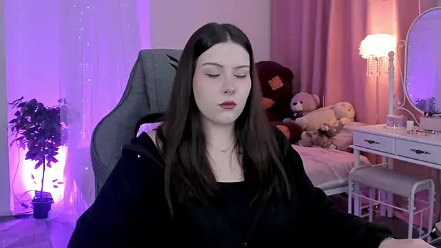 CoralineKeyns online show from 11/04/25, 05:50