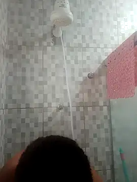 Nicolaskribeiro online show from 04/05/26, 02:03