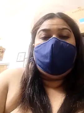 indianlisa5 online show from 05/18/26, 07:41