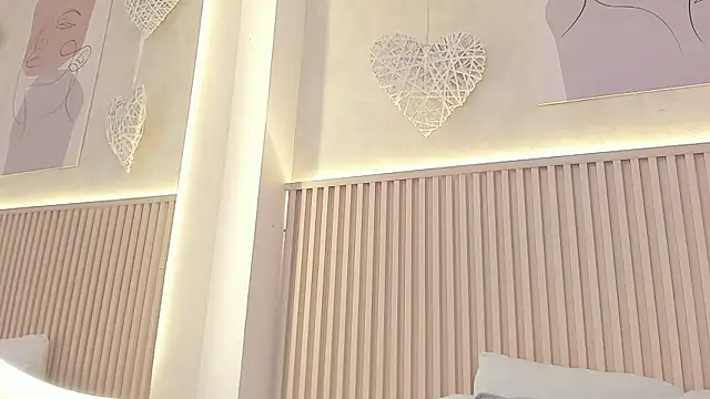 daiana curly online show from 04/20/26, 08:32