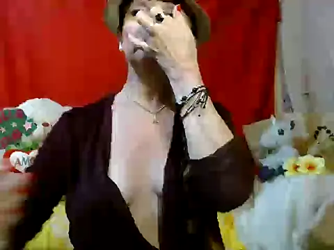 hottieperla online show from 04/19/26, 04:28