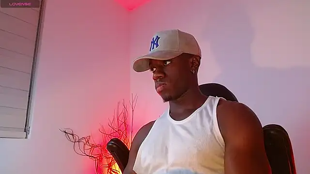 Snapshot of mike_wallace chatting on 02/08/25, 01:22 mike wallace online show from 02/08/25, 01:22