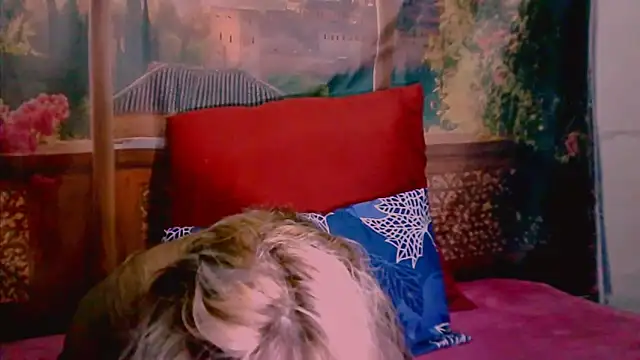 RoyalIndianCreamPuff online show from 10/11/25, 07:23