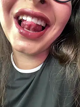 Snapshot of adara_lennox chatting on 02/07/26, 08:23 adara lennox online show from 02/07/26, 08:23