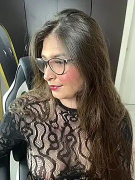 Snapshot of adara_lennox chatting on 07/23/26, 08:51 adara lennox online show from 07/23/26, 08:51