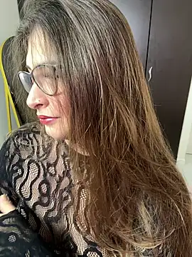 Snapshot of adara_lennox chatting on 07/31/26, 06:51 adara lennox online show from 07/31/26, 06:51