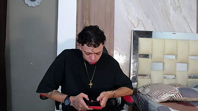 Snapshot of Harry_jhonsson chatting on 07/14/26, 10:48 Harry jhonsson online show from 07/14/26, 10:48