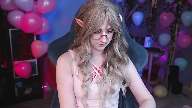 Snapshot of Rory_Pink chatting on 02/14/25, 05:14 Rory Pink online show from 02/14/25, 05:14