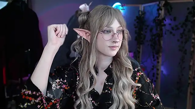 Snapshot of Rory_Pink chatting on 03/19/25, 03:29 Rory Pink online show from 03/19/25, 03:29