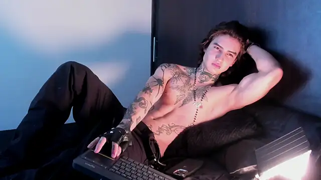 dantecoppolaa  online show from 03/07/25, 09:59