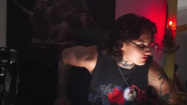 dantecoppolaa  online show from 03/21/25, 10:39