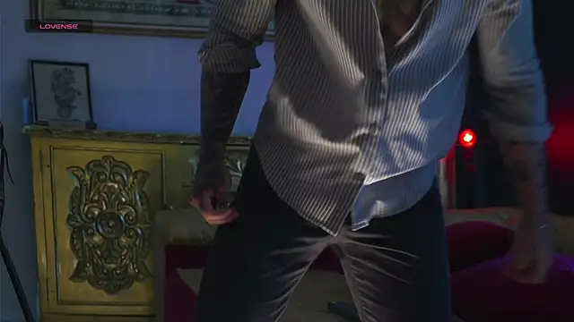 dantecoppolaa  online show from 10/25/25, 07:30