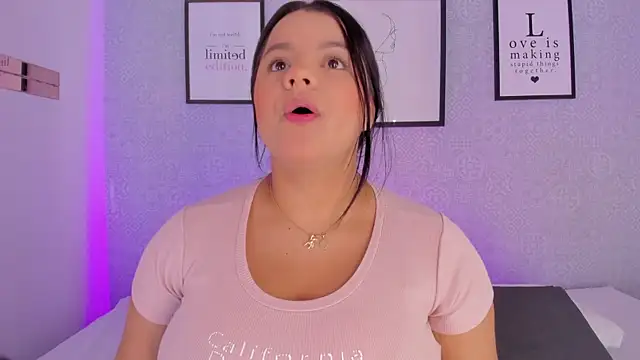 Snapshot of Natasha_harper chatting on 12/15/25, 11:47 Natasha harper online show from 12/15/25, 11:47