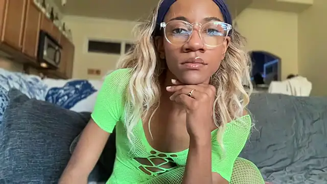 cutiesigh online show from 10/09/25, 02:26