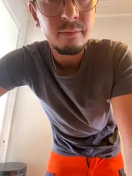 sunsylvain online show from 10/20/25, 11:10